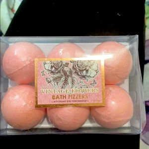 bath salts and small bath bombs never used